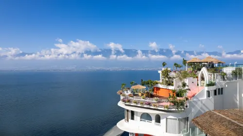 Dali · Listening to the Sea｜Above Erhai Aerial Garden Seaview Resort Hotel (Erhai Branch)