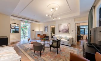 Grand honor Serenity villas( Guling Street Store )