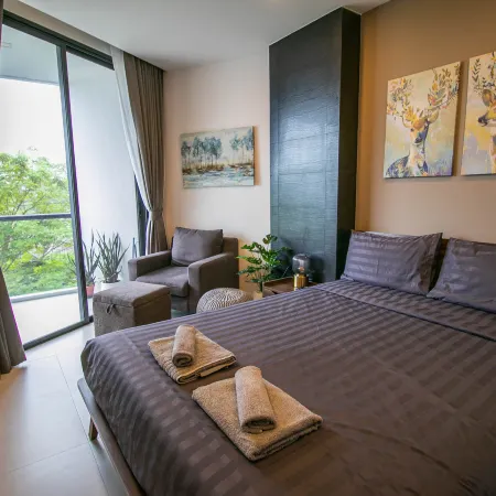 Escape Condominium Beachfront Suites - Mae Phim