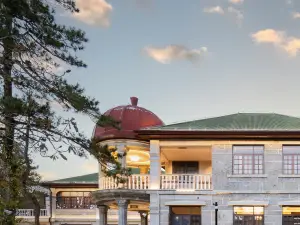 Popular Cultural Hotels in Lushan City