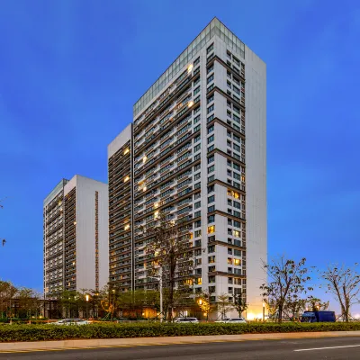 Holiday Inn Shenzhen Bay Apartment Hotels near HUAFA QIANHAI SNOW WORLD