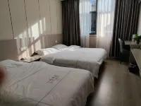 Qiqi Hotel (Longnan High-Speed Railway Station First People's Hospital)