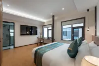 Floral Hotel·Riverfront Holiday Boutique Hotel