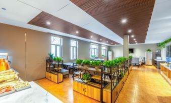Huanpeng Holiday Hotel (Tianjin Haihe East Road Wanda Center Branch)
