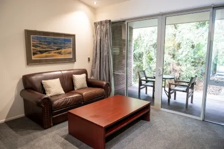 Punga Grove Отели рядом с достопримечательностью «West Coast Wildlife Centre»