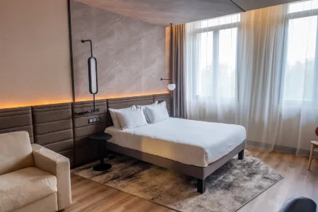 Novotel Rouen Centre Cathédrale Отели рядом со станцией Вокзал Роуэн-Рив Дройт