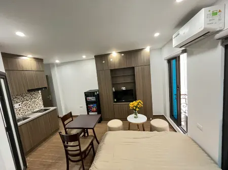 Era Apartment- Chua Lang Отели рядом с достопримечательностью «Lang Pagoda»