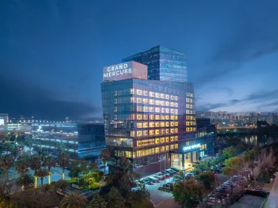 Grand Mercure Kunming South Отели рядом с достопримечательностью «Куньминская Академия (Yanpu Campus)»