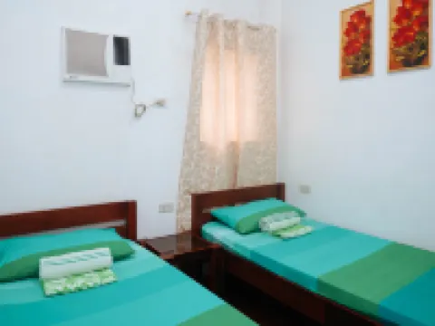 C Star Travellers Inn オスロブのホテル