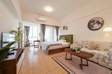 Gw High Altitude City View Homestay (Baoneng Performing Arts Center Shenzhou Road  Station Branch) Отели рядом с достопримечательностью «Longtoushan Forest Park»