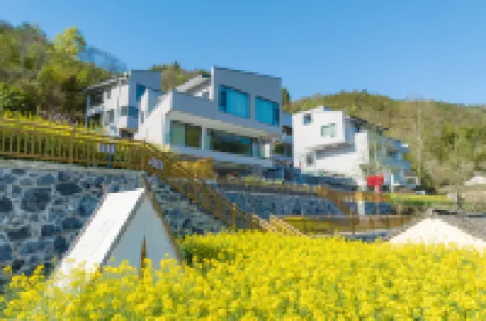 Ruo Yin•Natural Oxygen Bar Home Stay