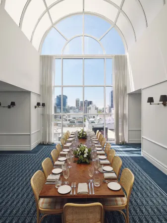 Pullman Melbourne City Centre Отели рядом с достопримечательностью «Sapphire by the Gardens»