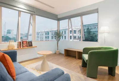 M Village Hotel Hồ Gươm Các khách sạn gần Bảo Tàng Phụ Nữ Việt Nam