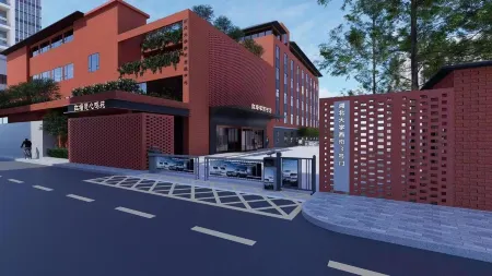 redwall garden hotel Отели рядом с достопримечательностью «Beiyang No.2 Bridge»