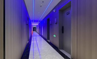 Fuchuan Maple Leaf E-Sports Hotel