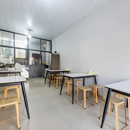 Bonahuishe Chain Hotel (Lufeng South Railway Station Jinshan Ancient Town Branch)