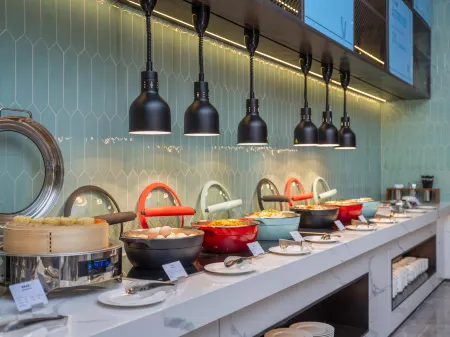 Holiday Inn Express Chongqing Central Park by IHG Отели рядом с достопримечательностью «Чунцинская долина радости»