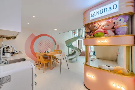 Dreamer Family Homestay (Qingdao Beer Museum) Отели рядом с достопримечательностью «Qingdao Beer Street»