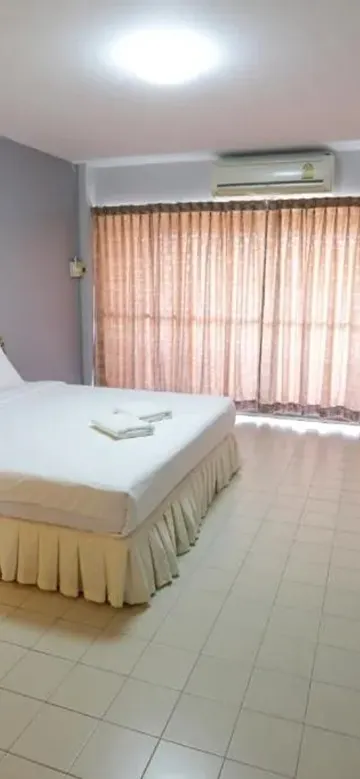 ห้องสแตนดาร์ด เตียงใหญ่ 1 เตียง