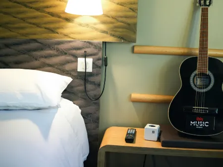 Ibis Caen Porte d'Angleterre Отели в г. Коломбель