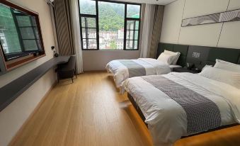 Shuimo Yunzhong Hotel (Motuo Visitor Center)