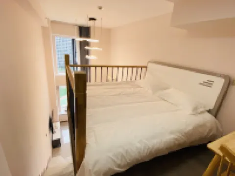 Yueju Shiguang Homestay (Xixian Dasha Subway Station)