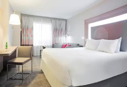 더블트리 바이 힐튼 오타와 로비