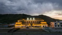 XiataLingShanJu Hotels near Xiata Prospect