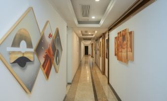 Oriental Lily Hotel