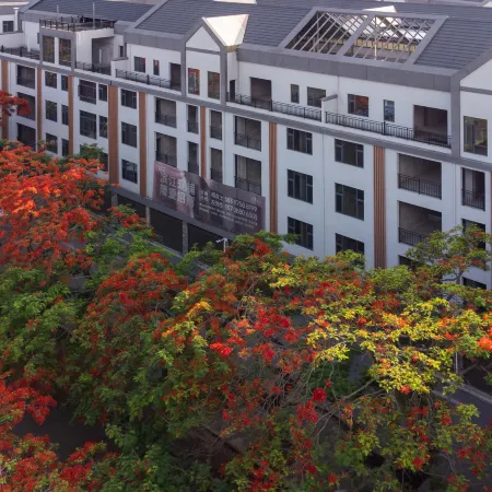 Ruili Bai'an Riverview Hotel (Delong International Jewelry City Branch)