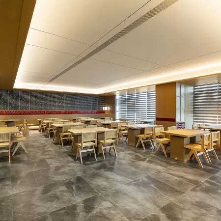 Huazhu · Banlan Hotel (Cangzhou International Exhibition Center West Railway Station)