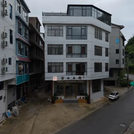 Bangshan Yunta Homestay (Huangguoshu Waterfalls Scenic Area)