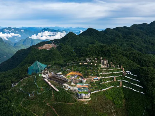 Longyin Cangshanxiao Hotel (Jiuhuang Mountain Rear Scenic Area)