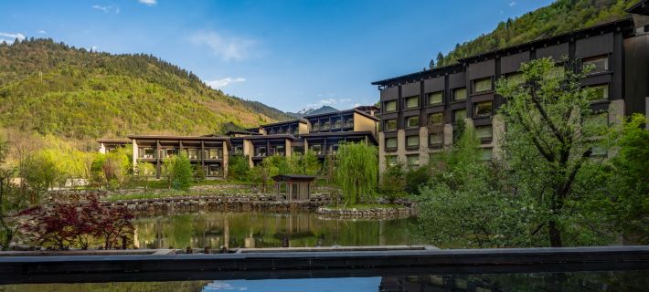 Hilton Jiuzhaigou Resort Ξενοδοχεία στην πόλη Τζιουζιάιγκου
