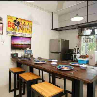 Knocknock70s Home Courtyard Garden, Jonker Parking Hotel Exterior