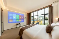 The Moment Hotel Hotels near Shuanggang