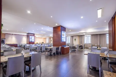 Blue Horizon Hotel Отели рядом с достопримечательностью «Linyi University Foreign Language School»