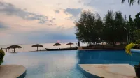 Nataya Round House Coral Bay Resort - Beach