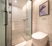 Baiyulan Hotel (Donggang Huanghai Grand Market Branch)