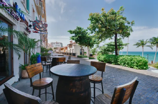 The Roar Bar - Elyhaven Venice 89 Fireworks & Sea View