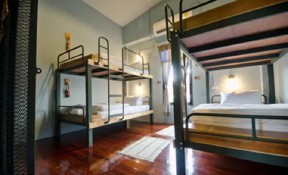 ตลาดเก่า บัลโคนี่ กระบี่ - โฮสเทล