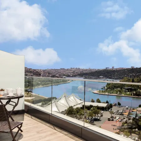Arise Hotel Golden Horn Отели рядом с достопримечательностью «Университет Bilgi»