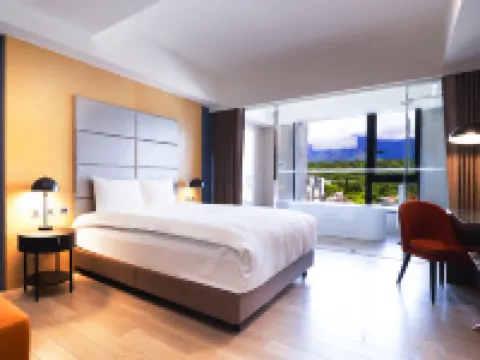 Lakeshore Hotel Hualien Hotels near Hualien Station