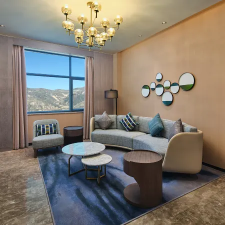 Holiday Inn XINING HOT-SPRING by IHG Отели рядом с достопримечательностью «Монастырь Кумбум»