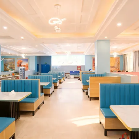 Super 8 Hotel (Minfeng Specialty Commercial Street)