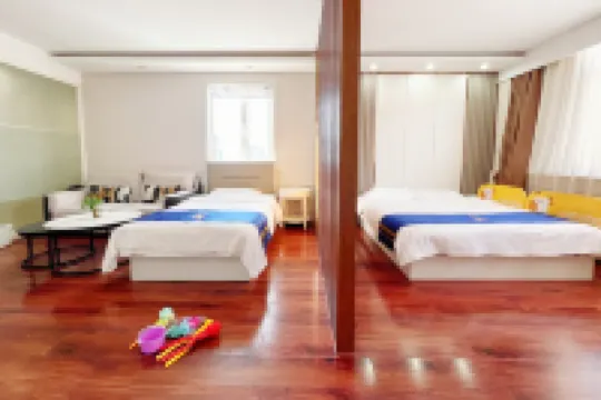 速8酒店（張家口崇禮區慶典廣場酒店） 鄰近富龍四季小鎮的酒店