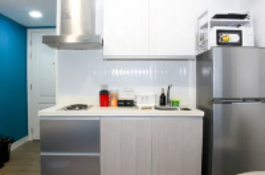 Cozy Stay at Azure w/ Wifi, PS5, TV, Karaoke, and Popcorn