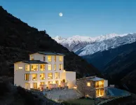 Endless Summer · Cloud Private Hot Spring Homestay（Siguniang Mountain）
