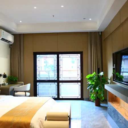 Hezhou Fuchuan Jiulongdong Wenquan Resort Hotel