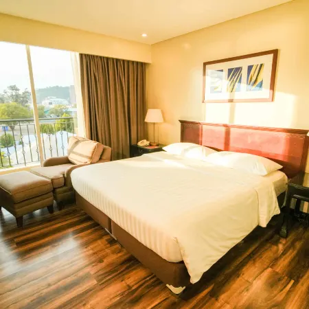 Court Meridian Hotel & Suites